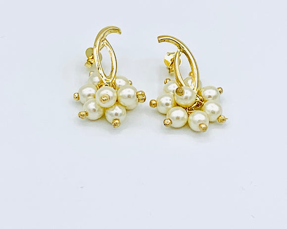 18K Gold Layered Pearl Cluster Earrings