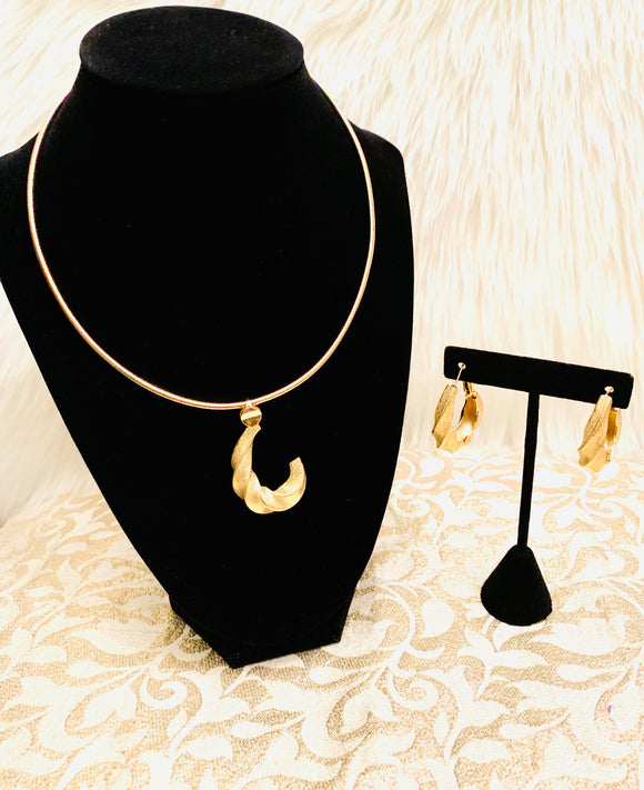 Yellow Gold Layered Earring and Pendant Set